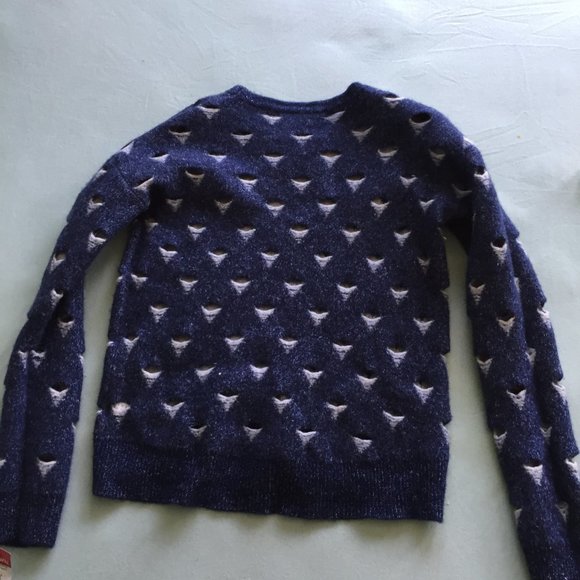 Very Unique Blue Sweater - Picture 2 of 8